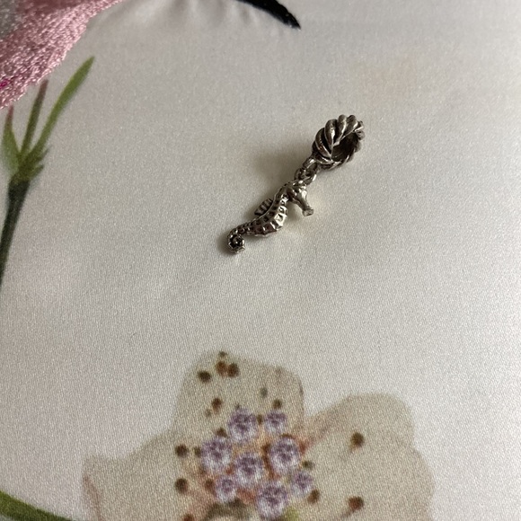 NWOT - EFFY Dark Silvertone Seahorse Hanging Slider Charm - Picture 7 of 11